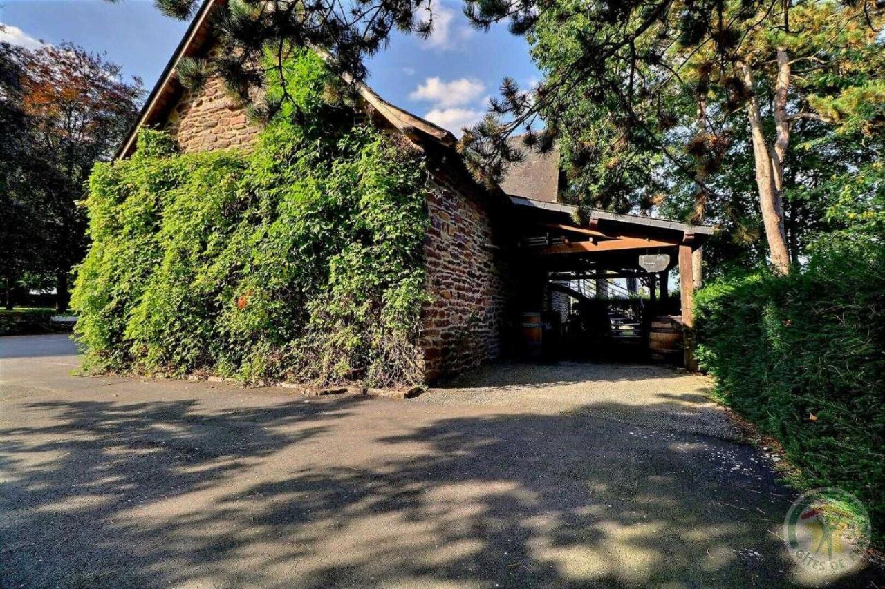 Manoir De La Droulinais Bed & Breakfast Bruz Exterior photo